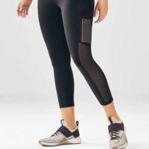 Mila High-Waisted Pocket Workout Capri NWT